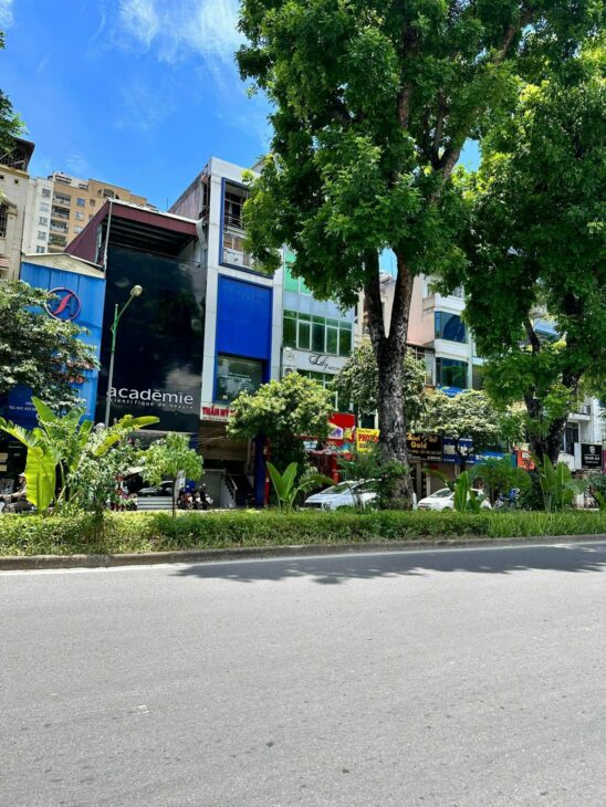 BÁN NHÀ MẶT PHỐ KIM MÃ, BA ĐÌNH – 80M² x 7T CÓ HẦM – MT 5M – VỈA HÈ RỘNG – GIÁ 54 TỶ