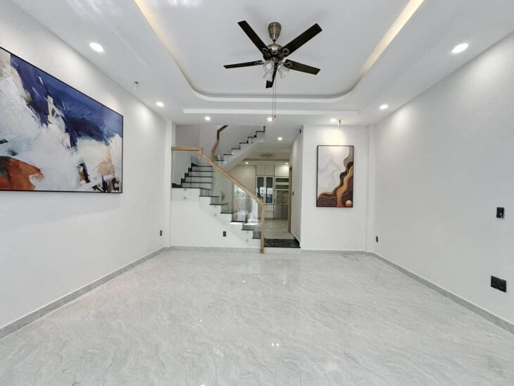 BÁN NHÀ HOÀNG QUỐC VIỆT 101M2X5T,VIEW HỒ,ÔTÔ, KINH DOANH,MẶT TIỀN 5.3M, GIÁ 32.8 TỶ