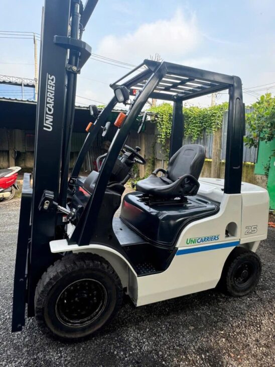 Bán Hoặc Cho Thuê Xe Nâng Dầu Unicarierrs 2.5 Tấn