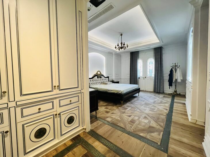 Biệt Thự Đẹp Thành Phố Giao Lưu, Từ Liêm, 240M2, Mặt tiền 8M, Gía Bán Chỉ 96 Tỷ