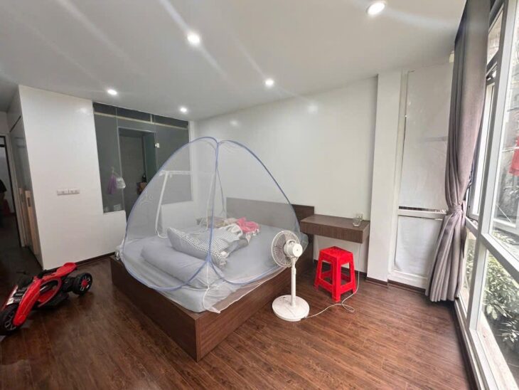 Bán nhà Phố Chùa Hà (Ngõ 260 Cầu Giấy) 42m x 4 Tầng, MT 3.9m 12.5 Tỷ, Mới đẹp