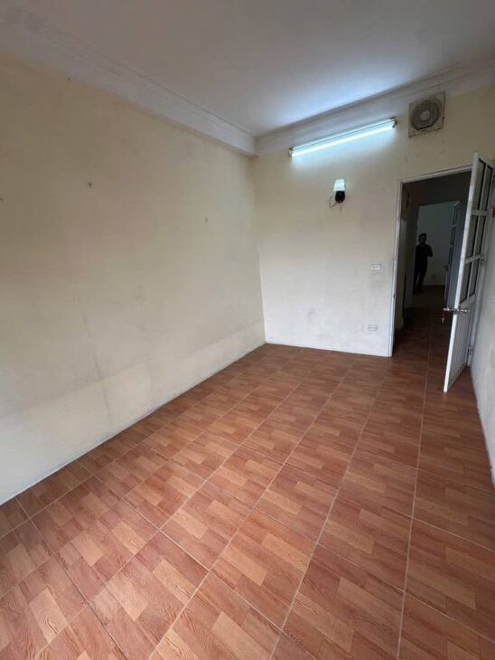 HIẾM 4.550 XU-35M NHÀ 4 T NGỌC THỤY- Ô TÔ ĐÕ CỬA- NHÀ DÂN XÂY- NGÕ THÔNG TỨ TUNG