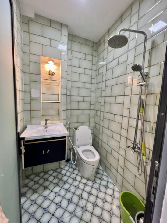 Nhà mới đẹp, vào ở ngay 3.4x10m/3lầu/5PN/4WC Hưng Phú P9Q8