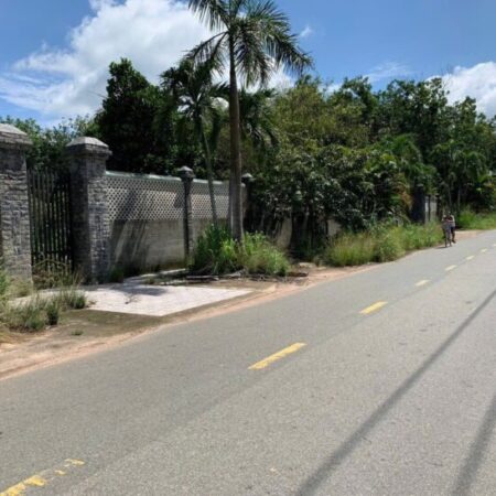 Bán đất mặt tiền 50x55m giá 17,5 tỷ Đường Bến Súc