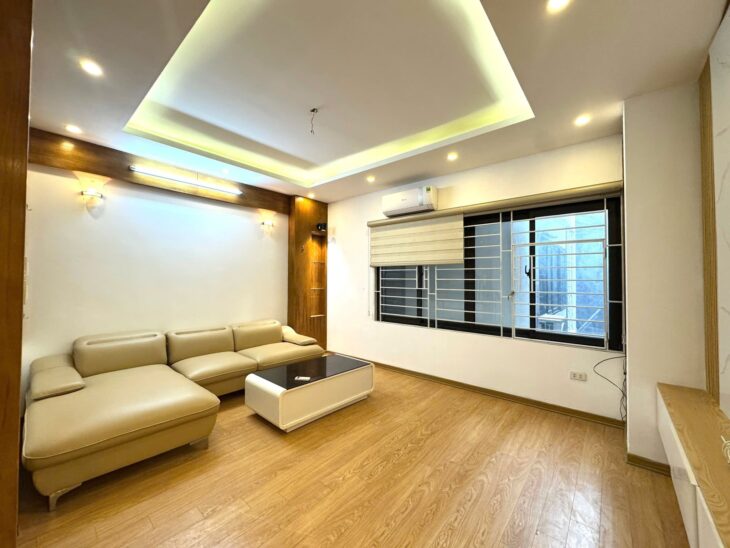 ????Nhà đẹp gần Ô tô Hạ Yên Quyết, Nguyễn Khang 35m 5T, chỉ hơn 8 tỷ????