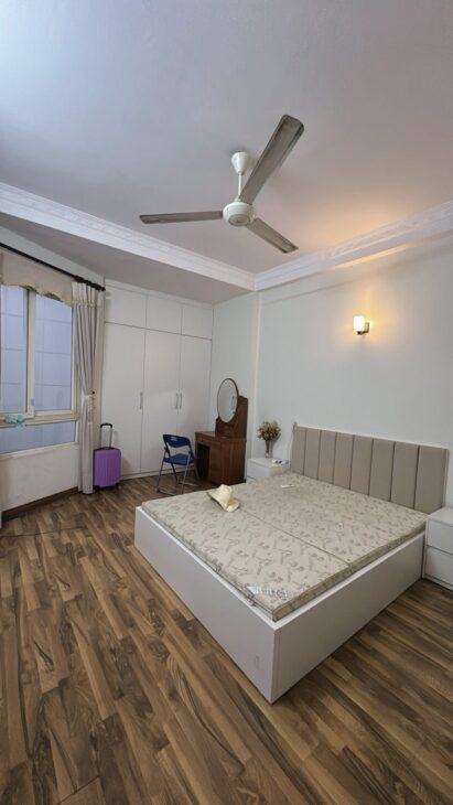 CỰC HIẾM-Phố Hoàng Ngân Ôtô tránh,KD đỉnh 78m 4Tầng, MT 4.1m 25 Tỷ,Cách Phố 10m