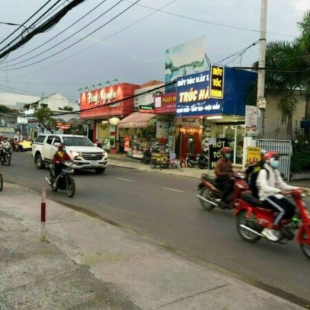 Bán nhà mặt tiền 6,5x35m giá 17 tỷ Đường Phan Văn Hớn