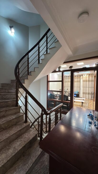 CỰC HIẾM-Phố Hoàng Ngân Ôtô tránh,KD đỉnh 78m 4Tầng, MT 4.1m 25 Tỷ,Cách Phố 10m