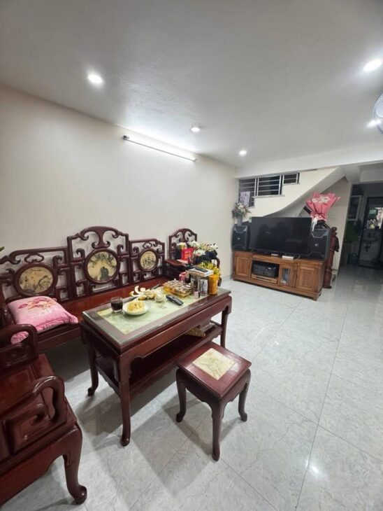 BÁN NHÀ 3 TẦNG, 40M2, NGÕ HOA LÂM, ĐỨC GIANG – LONG BIÊN – GIÁ 5.650 đ- SỔ ĐỎ CHÍNH CHỦ