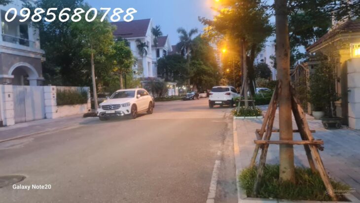 BÁN BIỆT THỰ CIPUTRA 230M2 ĐƯỜNG 30M VỈA HÈ ĐÁ BÓNG GIÁ 62 TỶ
