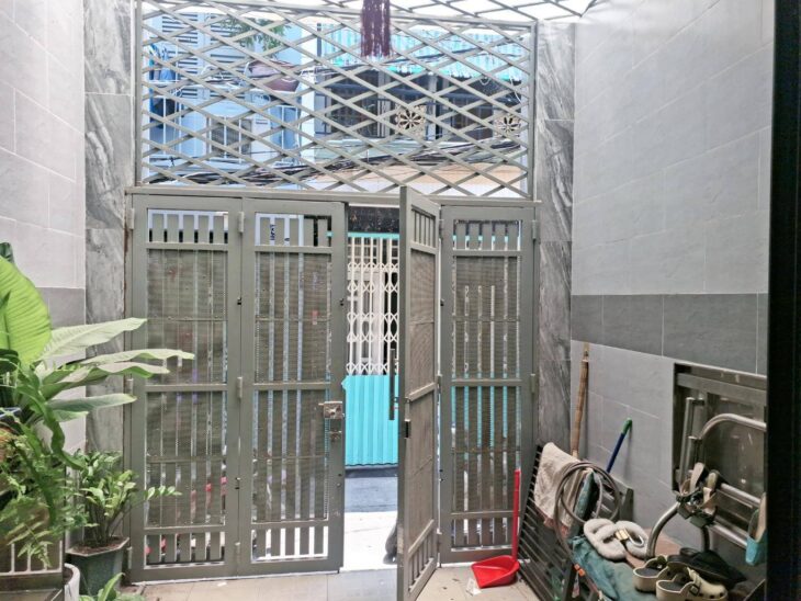 CĂN NHÀ 2 TẦNG, 48M2, HẺM LÊ VĂN LƯƠNG, QUẬN 7 – CHỈ 4.5 TỶ, SỔ HỒNG RIÊNG!
