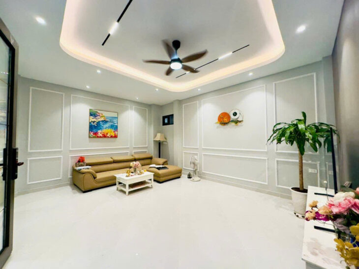 Nhà trên 12 tỷ có ngay em hoa hậu Minh Khai mặt tiền 6m _DT 50m2/5 tầng_Thang máy nhập.