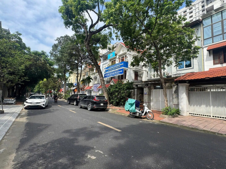 BÁN BIỆT THỰ MẶT PHỐ BÙI XUÂN PHÁI, HÀM NGHI – 220M² – MT 10M – VỈA HÈ RỘNG – GIÁ·70 TỶ