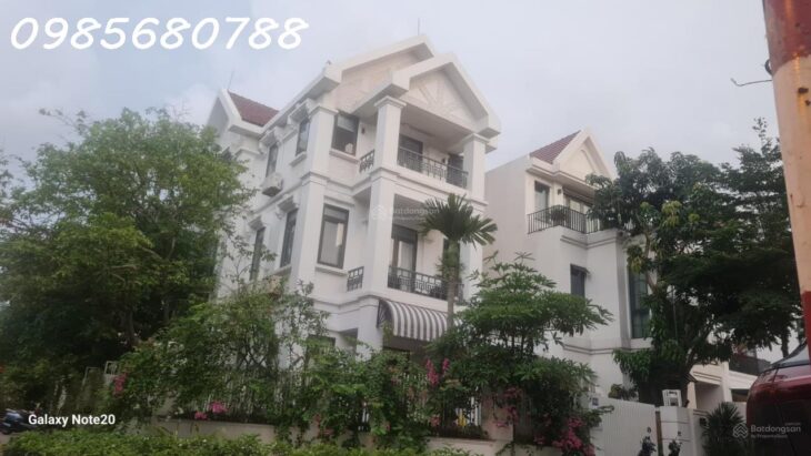 BÁN BIỆT THỰ CIPUTRA 230M2 ĐƯỜNG 30M VỈA HÈ ĐÁ BÓNG GIÁ 62 TỶ