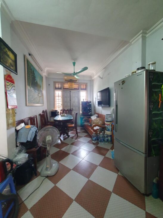 Bán nhà mặt phố, Cầu Giấy, 33m2, nở hậu, 5 tầng, chỉ 14.9 tỷ