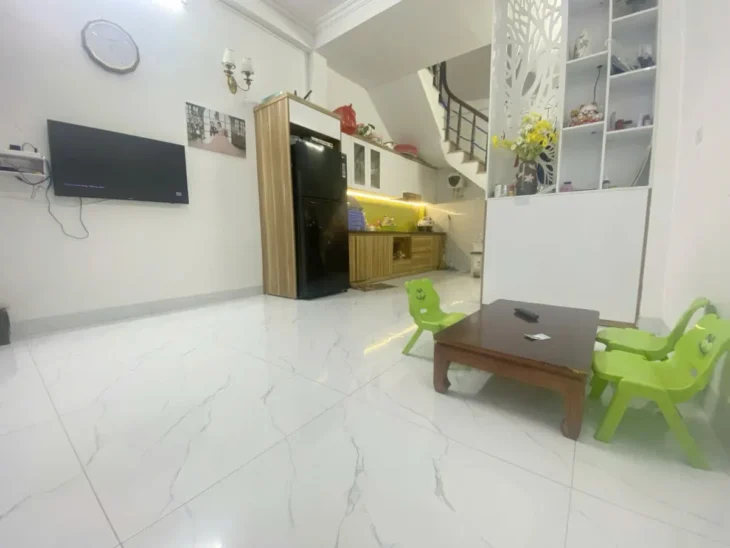 Bán nhà Định Công 34m2, 5 tầng. mặt tiền 3.9m giá 6.9 tỷ Hoàng Mai Hà Nội