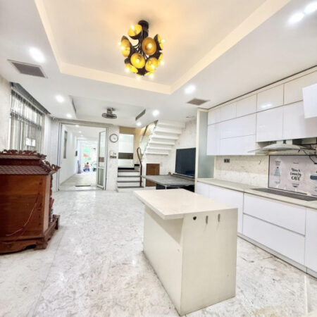 Bán nhà mặt tiền 4 Tầng, 106m2 (4.4×24) Âu Dương Lân, Quận 8, Sổ Hồng hoàn công, 18.5 tỷ