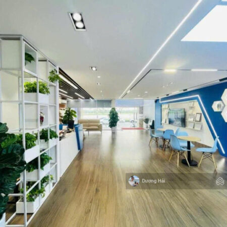 Bán tòa nhà Văn phòng Mặt phố Hoàng Cầu Đống Đa – 240m2 9 tầng – View hồ Dòng tiền 3 tỷ/năm