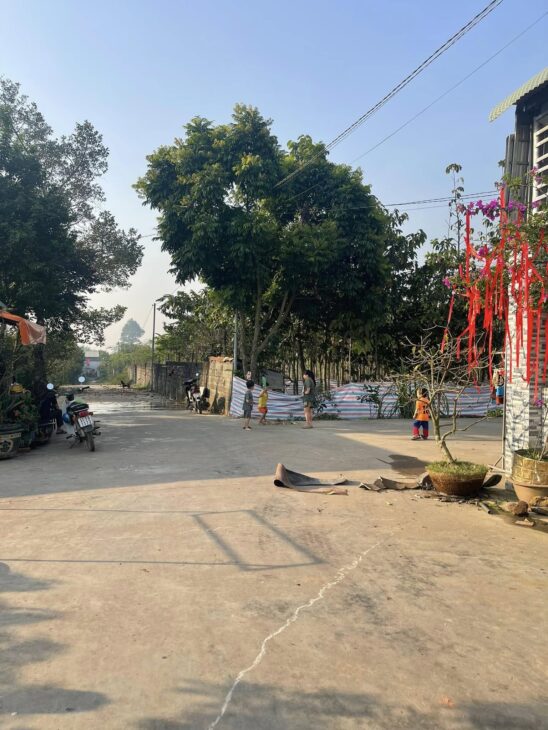 Bán gấp đất thổ cư 82m² cách mặt tiền Đại lộ Đông Tây 50m giá chỉ 950 triệu