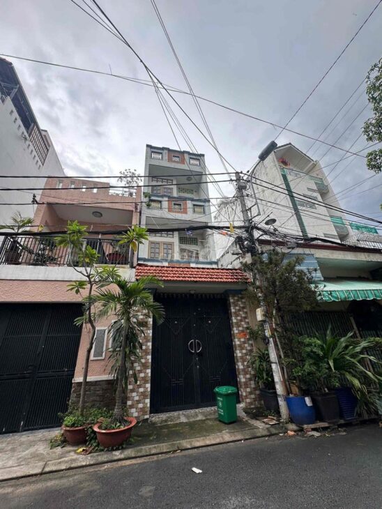 Sát nhà Ga T3 , nhà 4 tầng bề thế, HXH thích hợp đầu tư , lưu trú ngắn hạn 0935094886