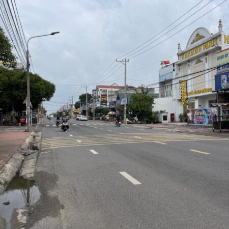 Bán Gấp Nhà Mặt Tiền Đường Hùng Vương,Huyện Trảng Bom Chỉ 6tyxx