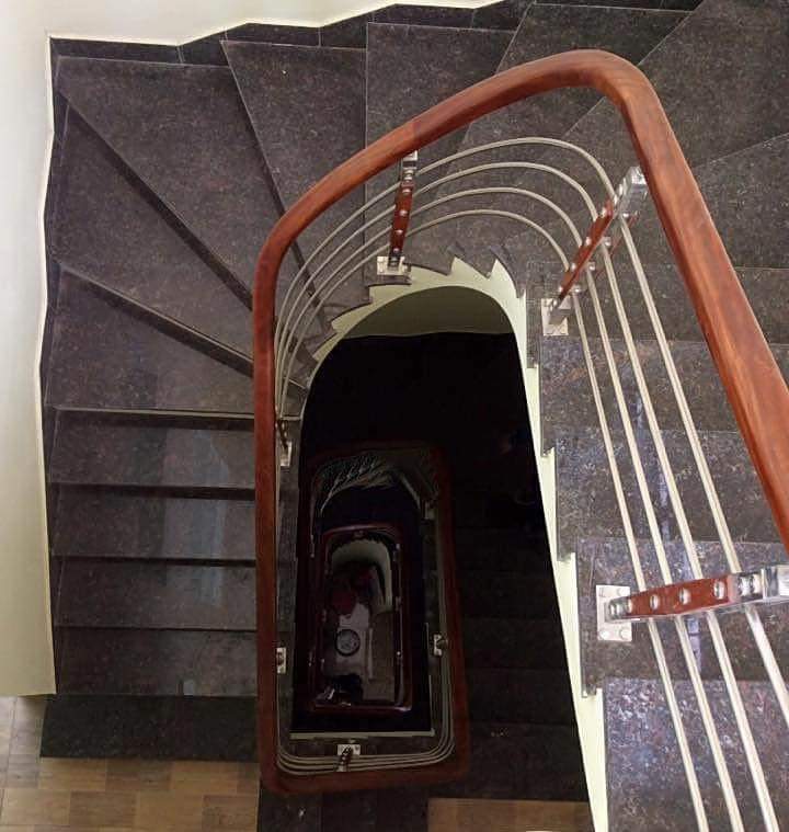 Tôi chủ nhà cho thuê nhà lô góc, mới,vỉa hè, 96m2- 5T, Giảng Võ_29 Tr