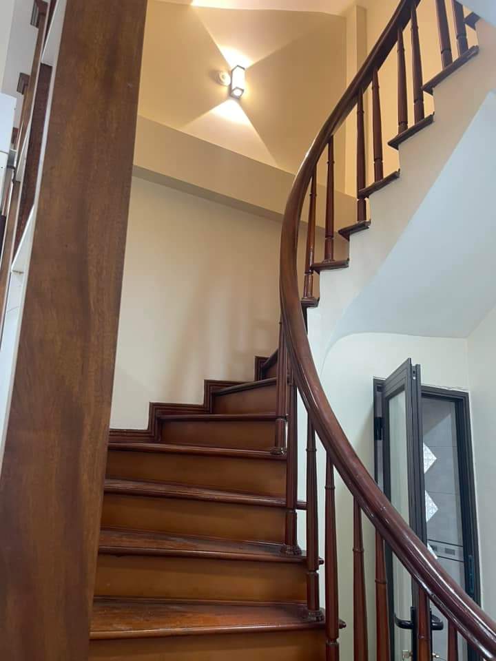 Cho thuê nhà mới, hai mặt tiền, 92m2_ 4T; vỉa hè, Trần Nhân Tông-29 Tr