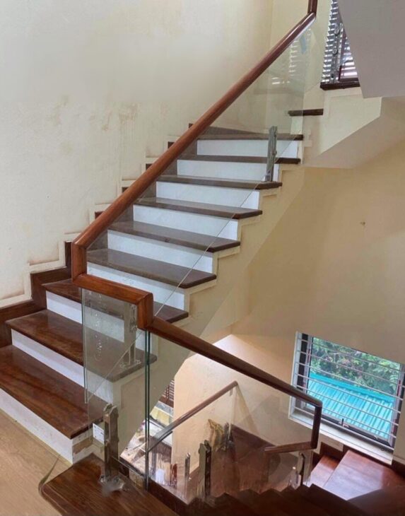 Mình cho thuê nhà mới, hai đường đi, Thái Hà; vỉa hè 92m2* 5T- 30 Tr