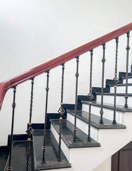 Nhà tôi cho thuê nhà hai cửa đi, mới, Hoàng Cầu, 98m2x 4T vỉa hè 31 Tr