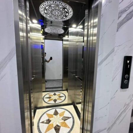 Cho thuê nhà mới, hai cửa đi, Đội Cấn, thang máy; vỉa hè 93m2* 5T- 31 Tr