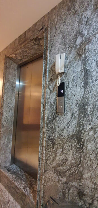 Nhà tôi cho thuê nhà hai cửa đi, mới, Hoàng Cầu, 99m2x 4T vỉa hè 31 Tr