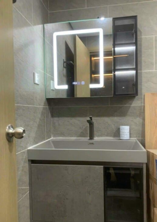 Tôi cho thuê nhà hai mặt tiền,mới, Lạc Long Quân, 96m2x 5T vỉa hè 29 Tr