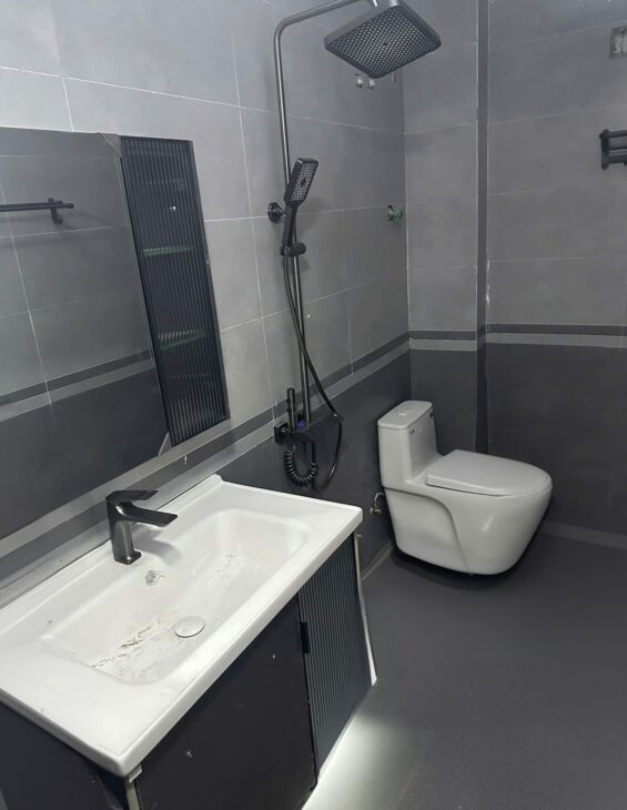 Cho thuê nhà mới, hai mặt tiền, 92m2_ 4T; vỉa hè, Trần Nhân Tông-29 Tr