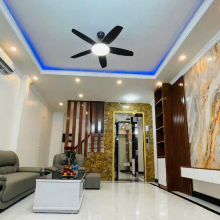 CC bá.n nhà Phạm Văn Đồng 37m thang máy- kinh doanh – ở sướng 9.35 tỷ