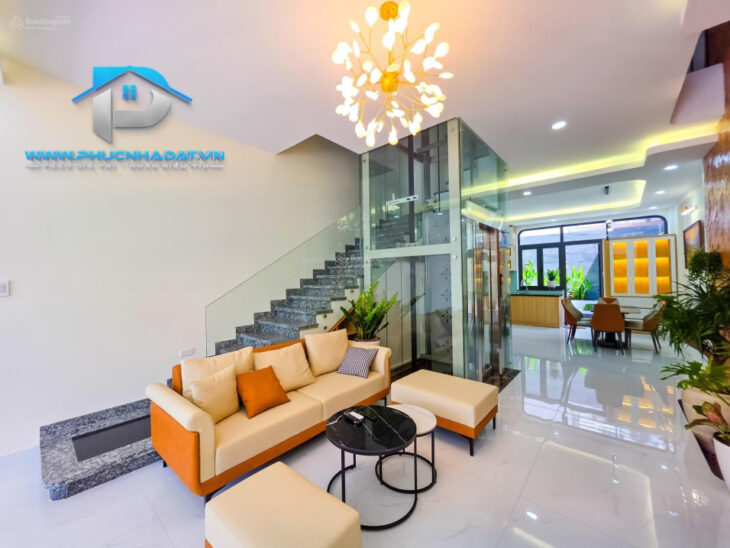 Bán tòa CHDV dòng tiền tốt ngay PMH Quận 7, DT: 8x30m – Hầm – 8 tầng – HĐT 300 triệu. Giá 52 tỷ