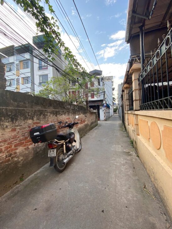 BÁN ĐẤT PHÚC LỢI – GẦN VINHOMES – ÔTÔ ĐỖ CỬA – ĐẤT ĐẸP XÂY 6 TẦNG