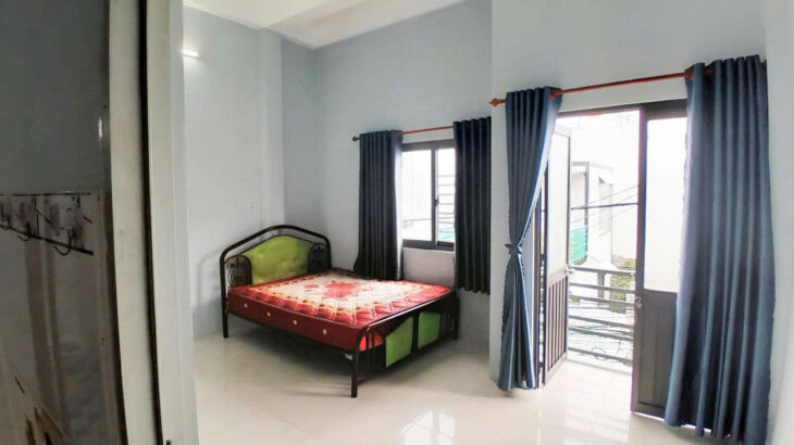 NHÀ THUÊ 6tr5/tháng-2pn MAYLANH HẺM NGUYỄN VĂN CỪ