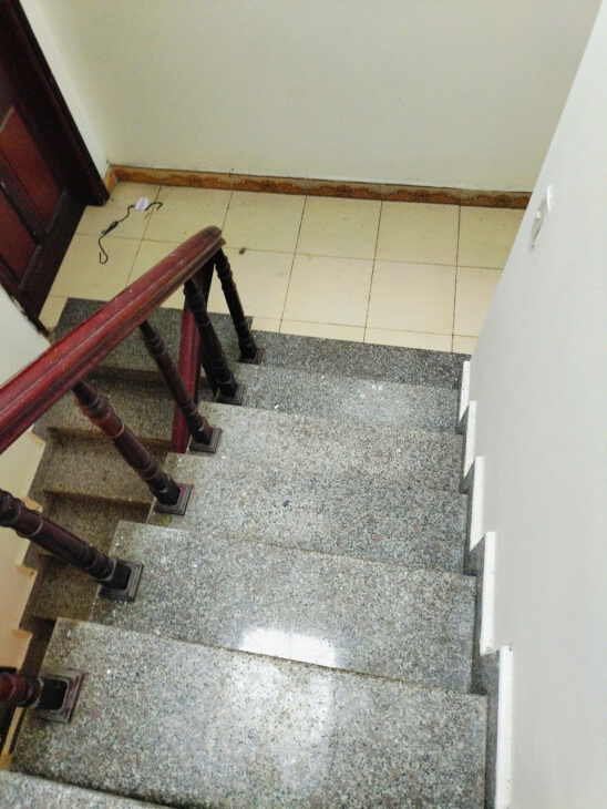 Cho thuê nhà ngõ ô tô Lương Khánh Thiện, 35m2 x 4 tầng 3 ngủ, 9 Triệu ô tô đỗ tận cửa