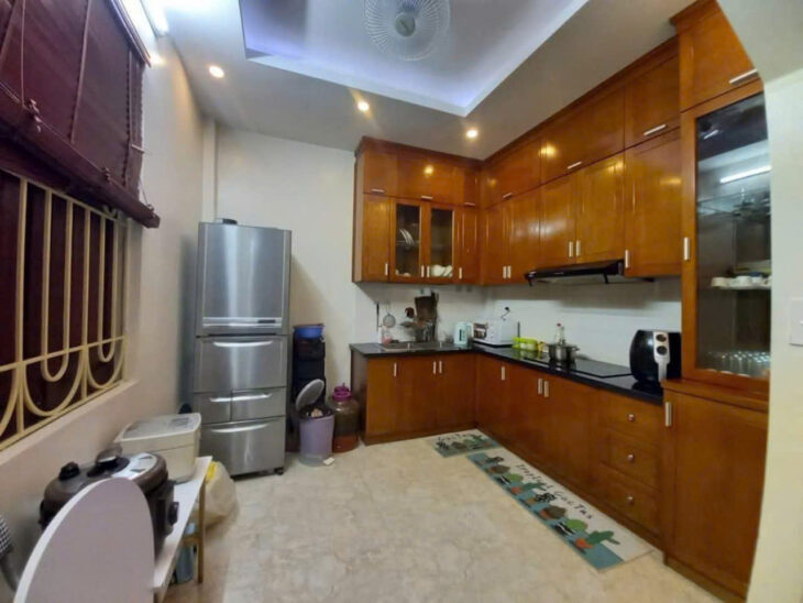 Hiếm ngõ ô tô 553 Giải Phóng 4 tầng x 45m2, 5PN, 15 triệu VP, KD online