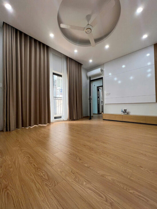 Cho thuê nhà ngõ ô tô Phố Mai Động, 58m2, 4 tầng, 6PN, 19 Triệu KDon, VP, ở nhóm đi làm
