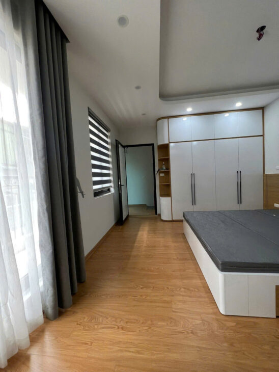 Cho thuê nhà ngõ ô tô Phố Mai Động, 58m2, 4 tầng, 6PN, 19 Triệu KDon, VP, ở nhóm đi làm