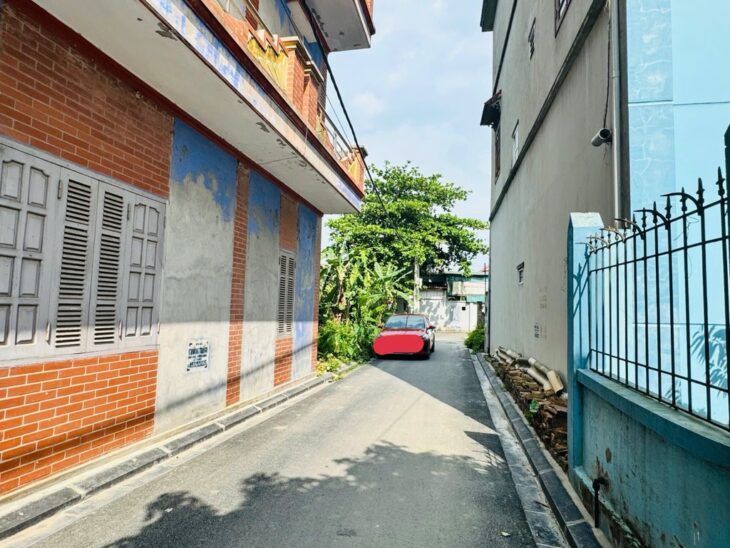 SIÊU HIẾM CỔ MIẾU -THỤY LÂM- Ô TÔ NGỦ TRONG ĐẤT.GIÁ CHỈ 3 TỶ