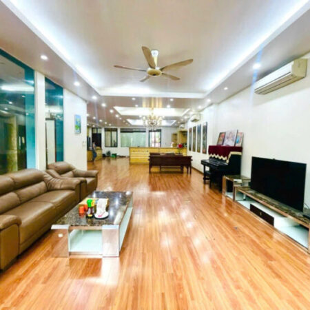 BÁN BIỆT THỰ HOA BẰNG, CẦU GIẤY – 245M – MT 9.5M – THANG MÁY – VỈA HÈ – KINH DOANH – 59 TỶ