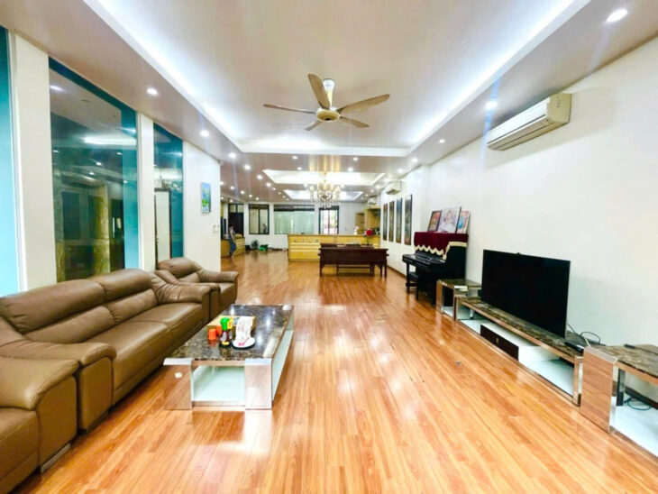 BÁN BIỆT THỰ HOA BẰNG, CẦU GIẤY – 245M – MT 9.5M – THANG MÁY – VỈA HÈ – KINH DOANH – 59 TỶ