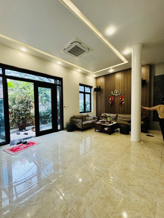 BÁN NHÀ NGỌC THỤY 25 tỷ 200m MẶT TIỀN 12m NGÕ THÔNG,LONG BIÊN