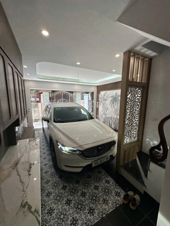 ANH HÀN XÓM NHỜ BÁN NHÀ NGÔ GIA TỰ – GARA ÔTÔ – THANG MÁY – KINH DOANH