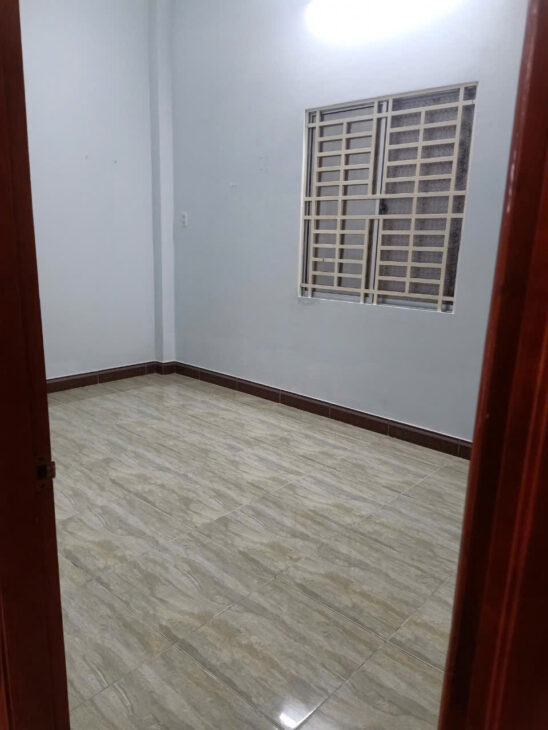 04. Nhà 8 triệu 4 phòng ngủ có sân đậu ô tô