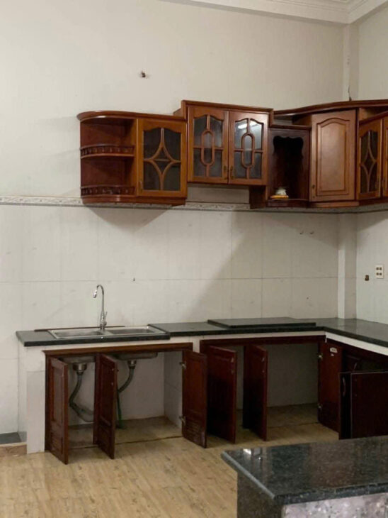 04. Nhà 8 triệu 4 phòng ngủ có sân đậu ô tô