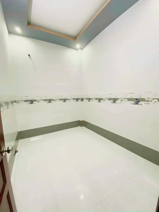 NHÀ THUÊ 4tr5/tháng-2pn HẺM TRẦN VĨNH KIẾT