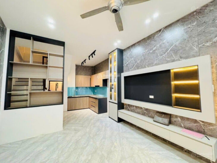 Bán nhà Đại Từ, 34m2, MT 3.7m, ngõ ô tô tránh đỗ ngày đêm, giá 6 tỷ